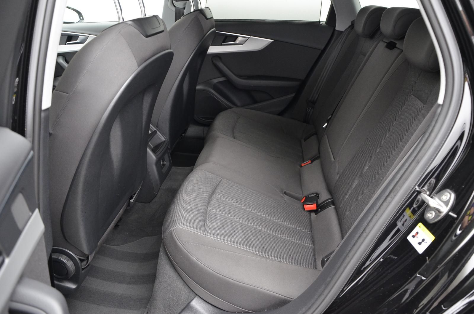 Fahrzeugabbildung Audi A4 Avant 30 TDI 100kW S tronic Navi LED RFK SHZ