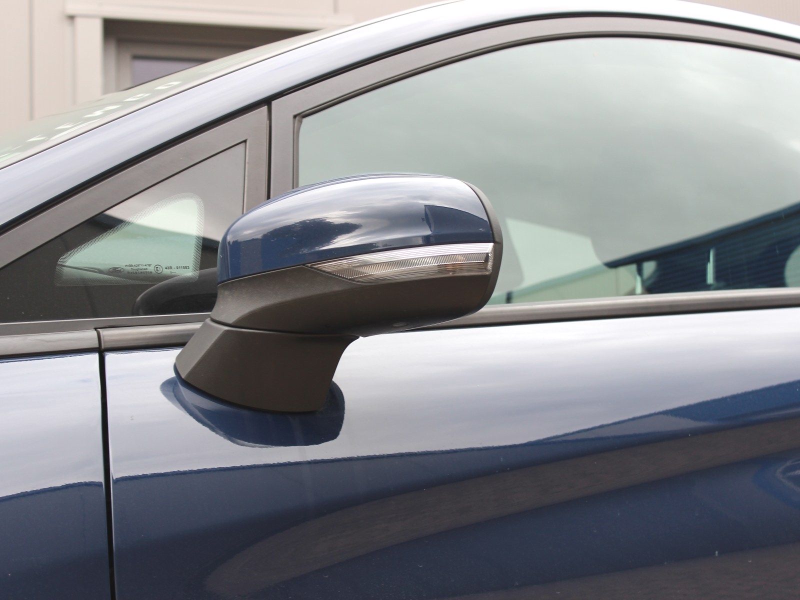 Fahrzeugabbildung Ford Fiesta Cool & Connect 1,1