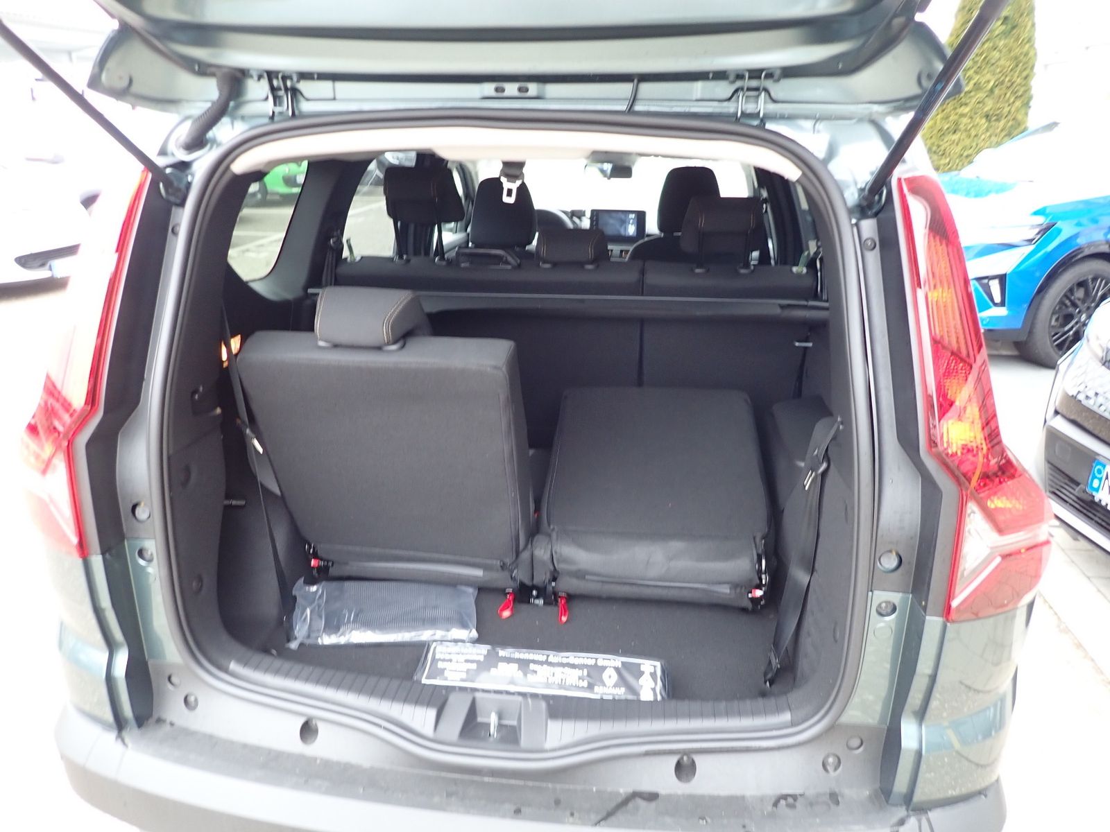 Fahrzeugabbildung Dacia Jogger TCe 110 EXTREME+/7-SITZ/SHZ/EPH/RFK/NAVI/