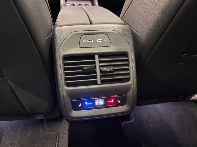 Passat Variant R-Line 1.5 TSI eHybrid DSG ACC PA