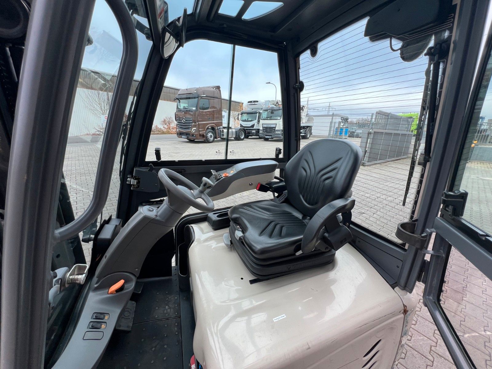 Fahrzeugabbildung Crown SCT6020-1.3 /Triplex: 4.30m / SS / 2.090h!