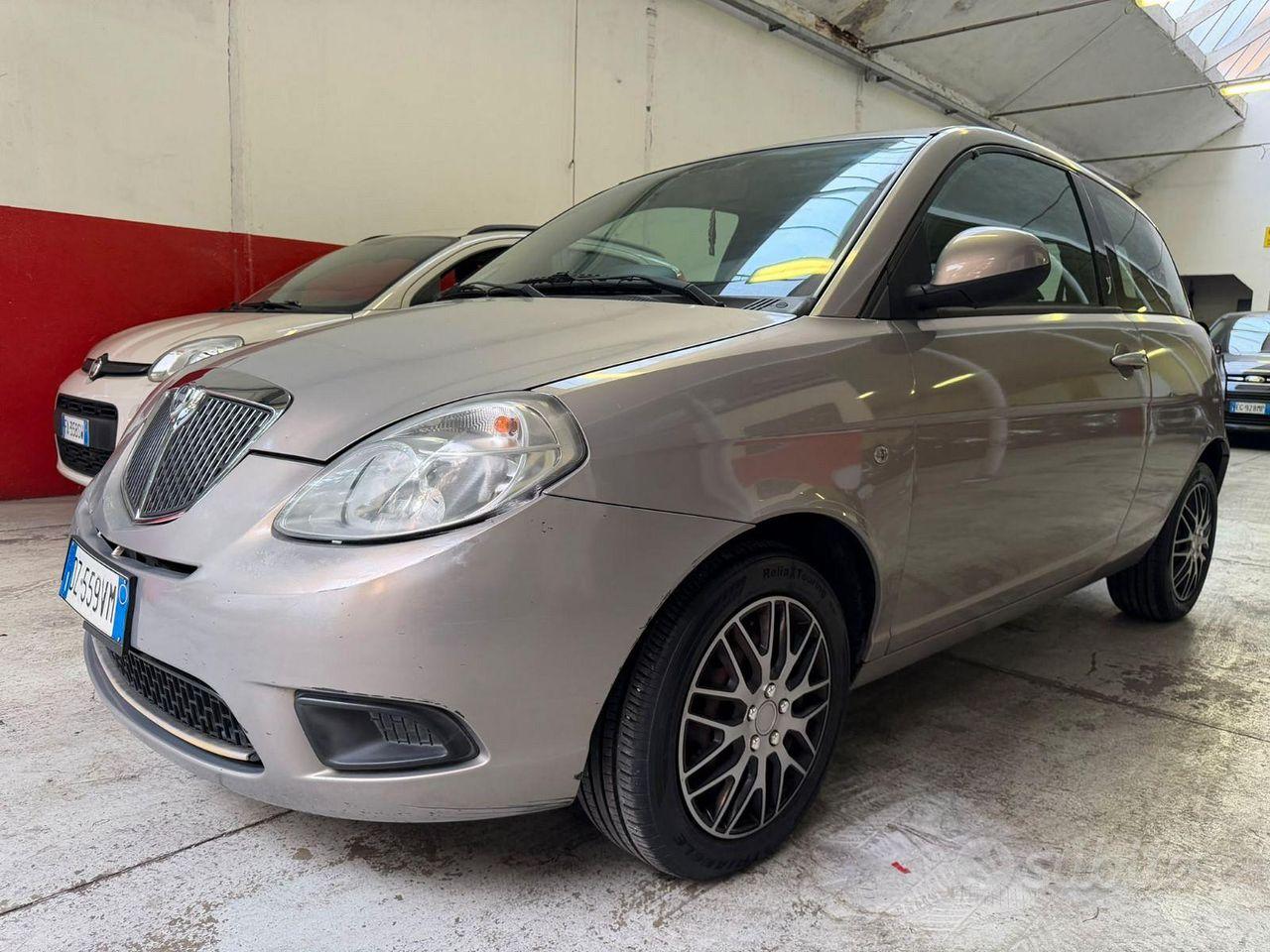 Lancia Ypsilon