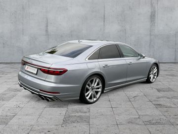 Audi S8 - 6