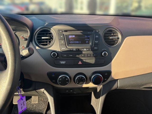 Fahrzeugabbildung Hyundai i10 Classic Klima teilb.Rücksb AUX MP3 CD RDC Ra