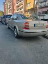 Skoda Superb 2.0 tdi TÜV Neu - Skoda Octavia: Super