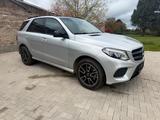 Mercedes-Benz GLE 250 d 4MATIC AMG+PANO+AHK+SHZ+ - Mercedes-Benz GLE-Klasse Gebrauchtwagen in Köln