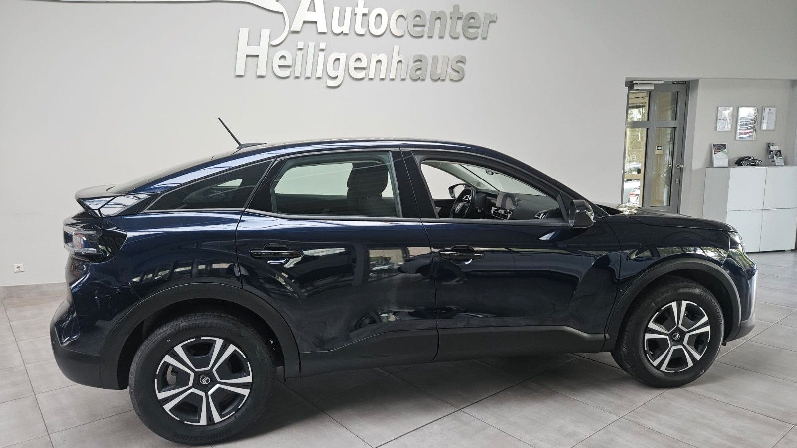 Citroën C4 Lim YOU 1.2 Mild-Hybrid Autom. LED Tempo PDC imagem 3