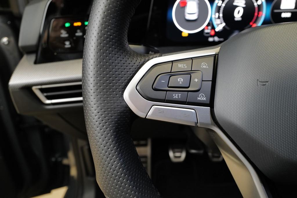 Volkswagen Golf VIII 1.5TSI R-Line Black Style AHK Pano 360, миниатюра 20