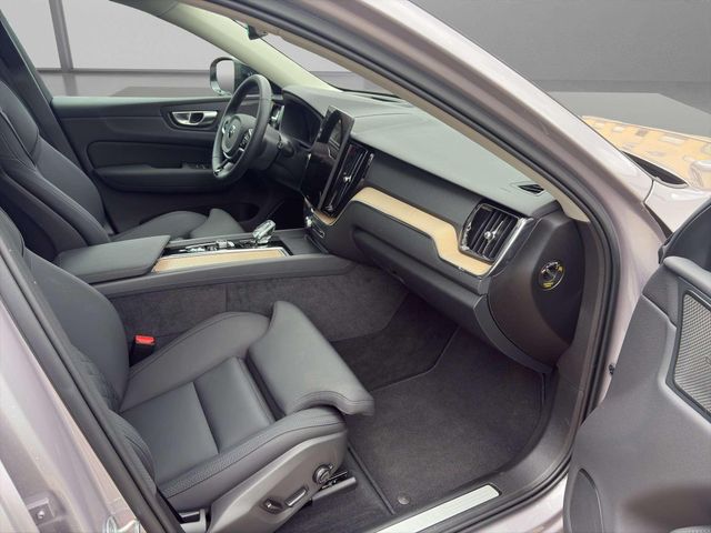 Volvo XC60 T6 Plug-In Hybrid AWD Facelift Plus Dark