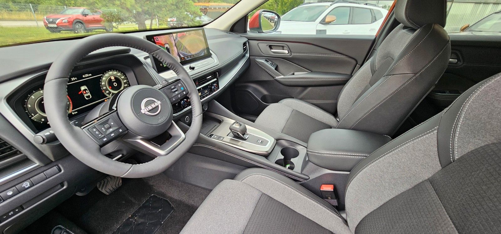 Fahrzeugabbildung Nissan Qashqai 1.3 DIG-T MHEV Xtronic N-Connecta MY2024