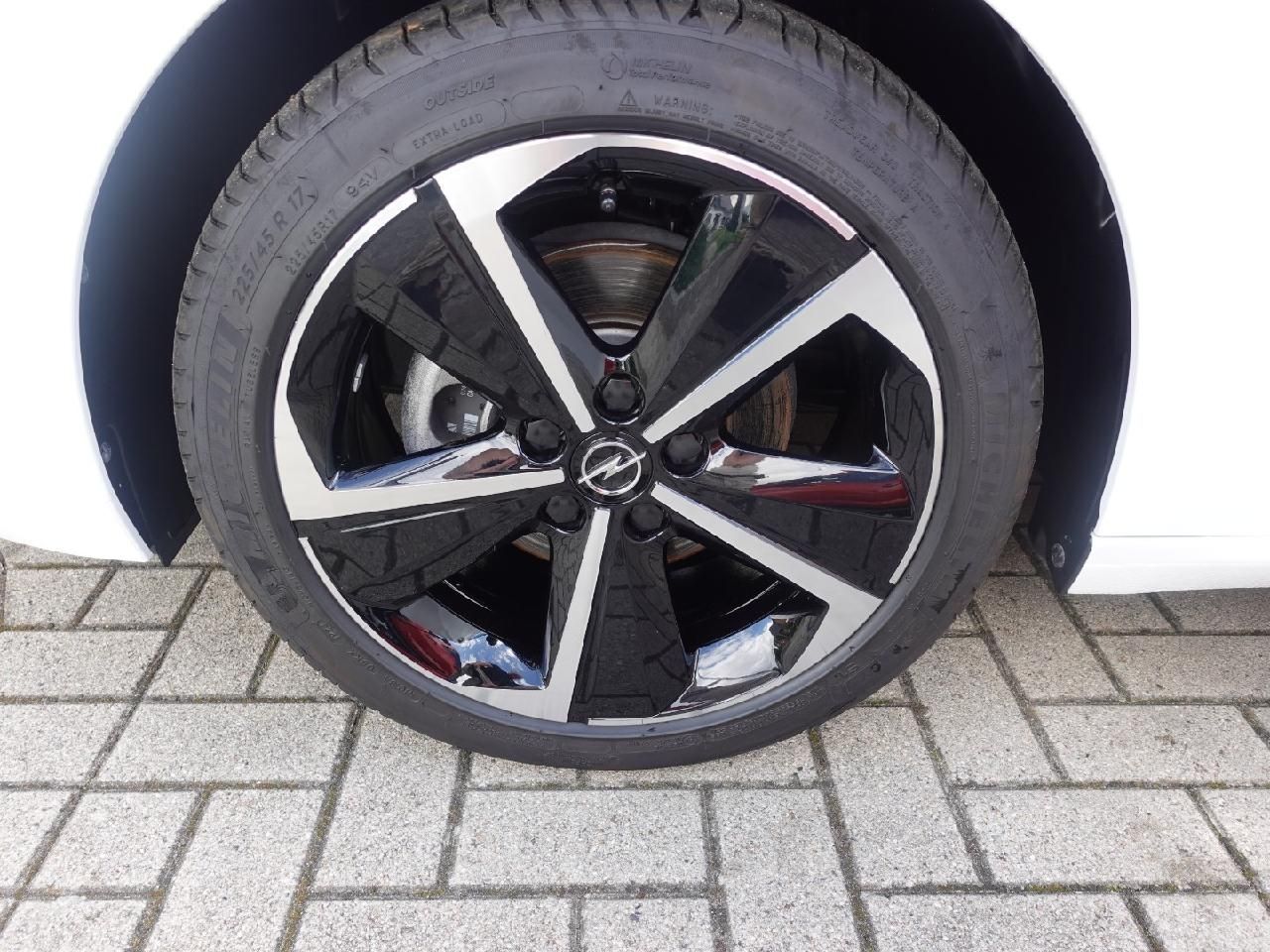 Fahrzeugabbildung Opel Astra L Lim. 1,2 GS Line