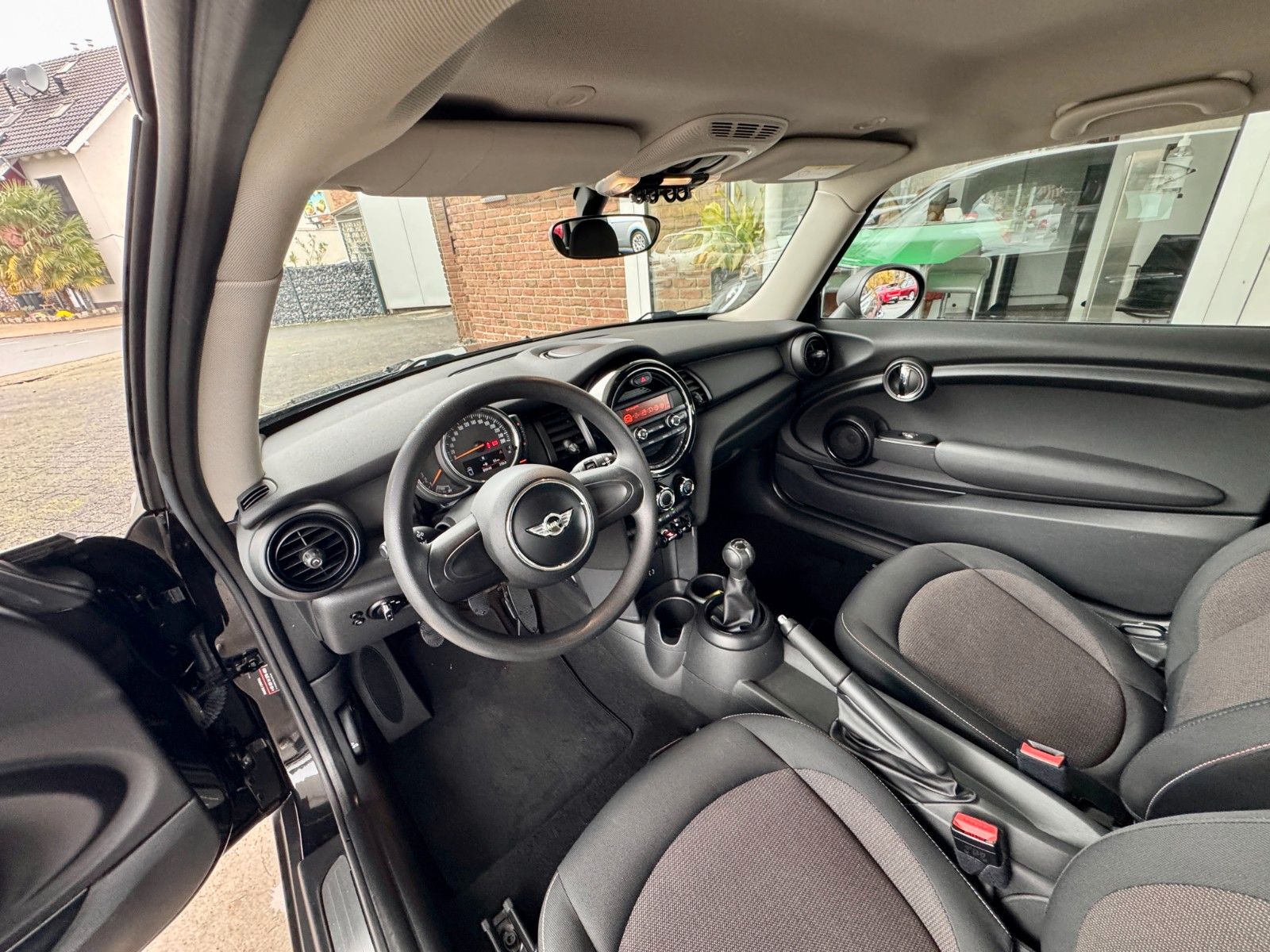 Fahrzeugabbildung MINI ONE Klima/Alufelgen/Bluetooth/1.Hand