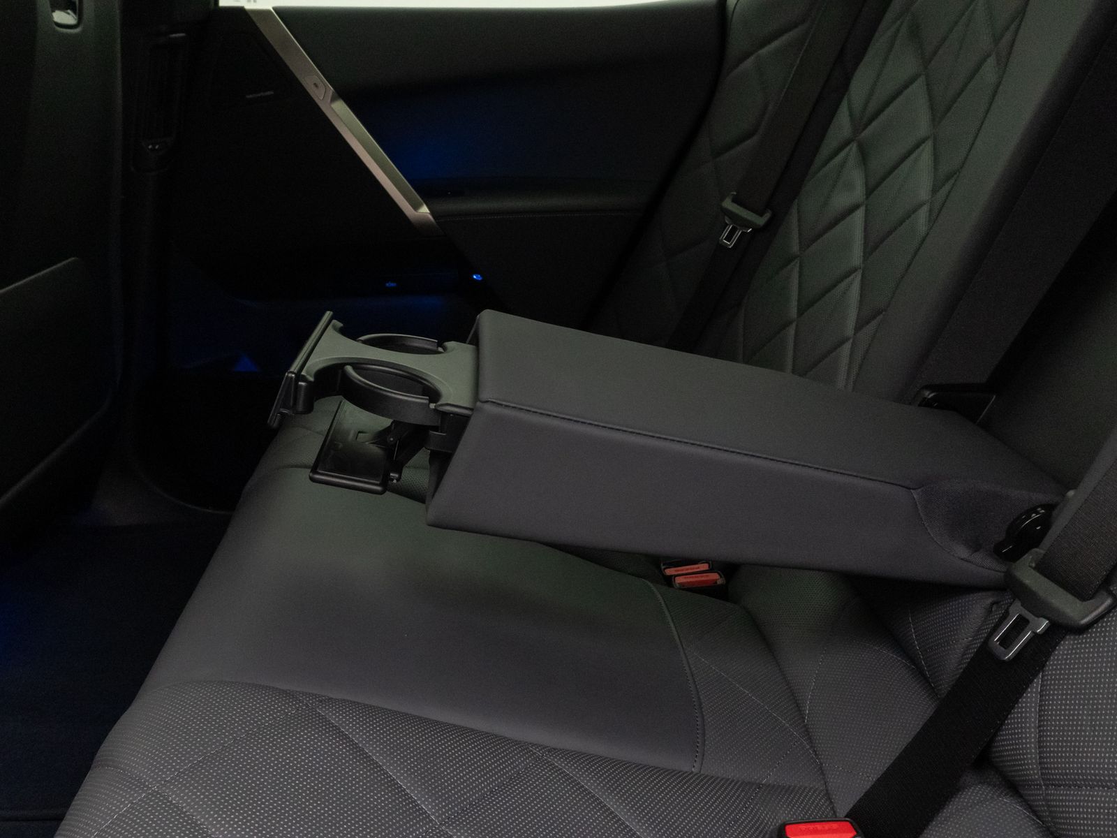 Fahrzeugabbildung BMW iX xD50 Sport 360°H/K DAB SoftCl AHK Komfort 21"