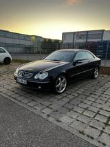 Mercedes-Benz CLK 320 ELEGANCE TÜV bis 4/2027 - Mercedes-Benz CLK 320 aus 2004