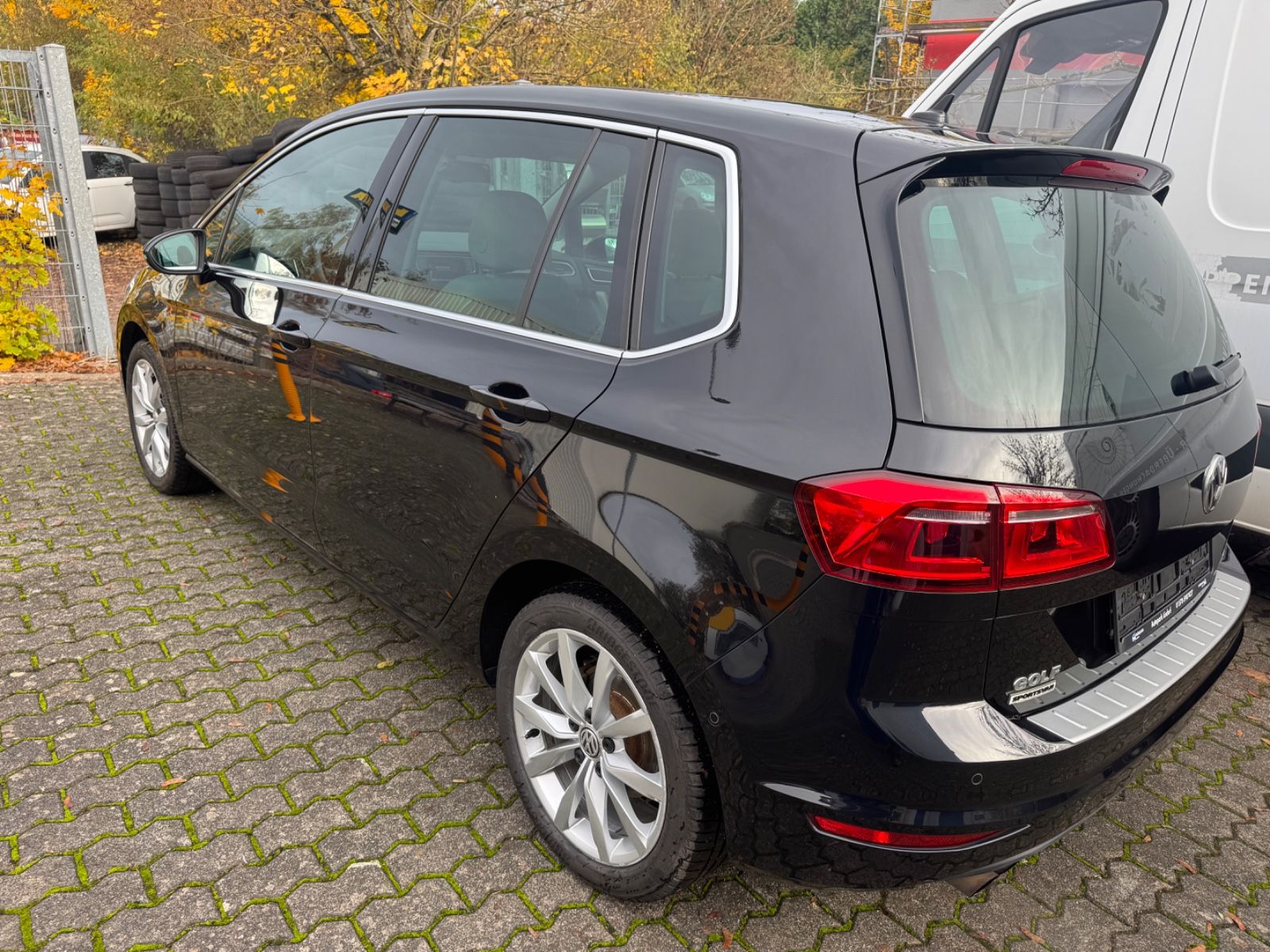 Fahrzeugabbildung Volkswagen Golf Sportsvan VII Highline Panorama+Navi+Xenon