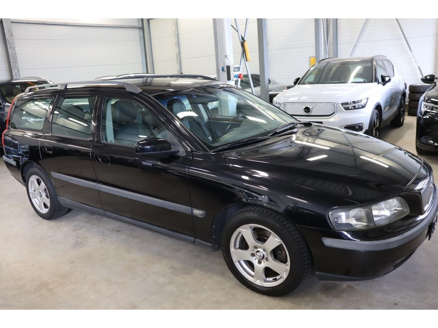 Volvo V70 2005 — двигун 2.400 cm³, 163 HP (120kW)