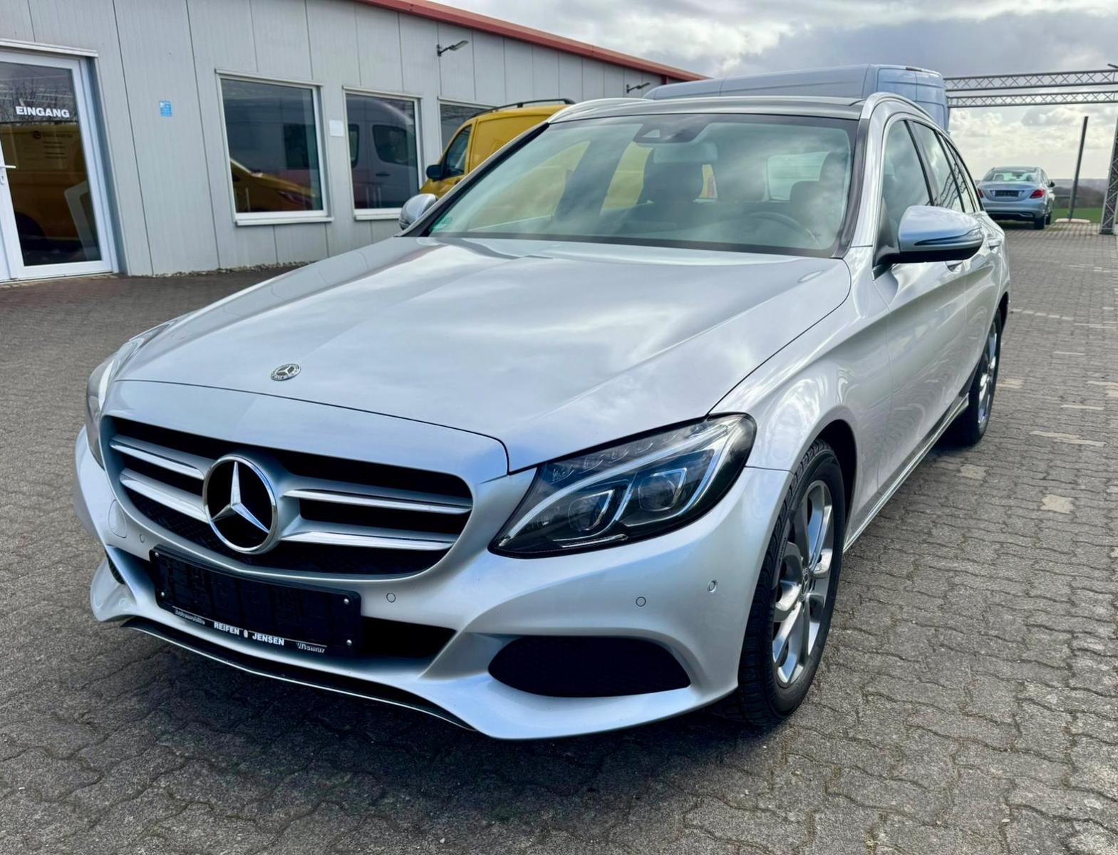 Mercedes-Benz C 200 T Klima Navi AHK Panorama