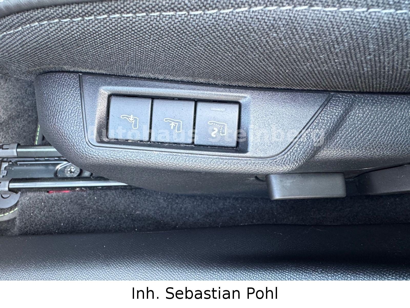 Peugeot 2008 Allure*LED*APP*NAVI*LEDER*1.HAND