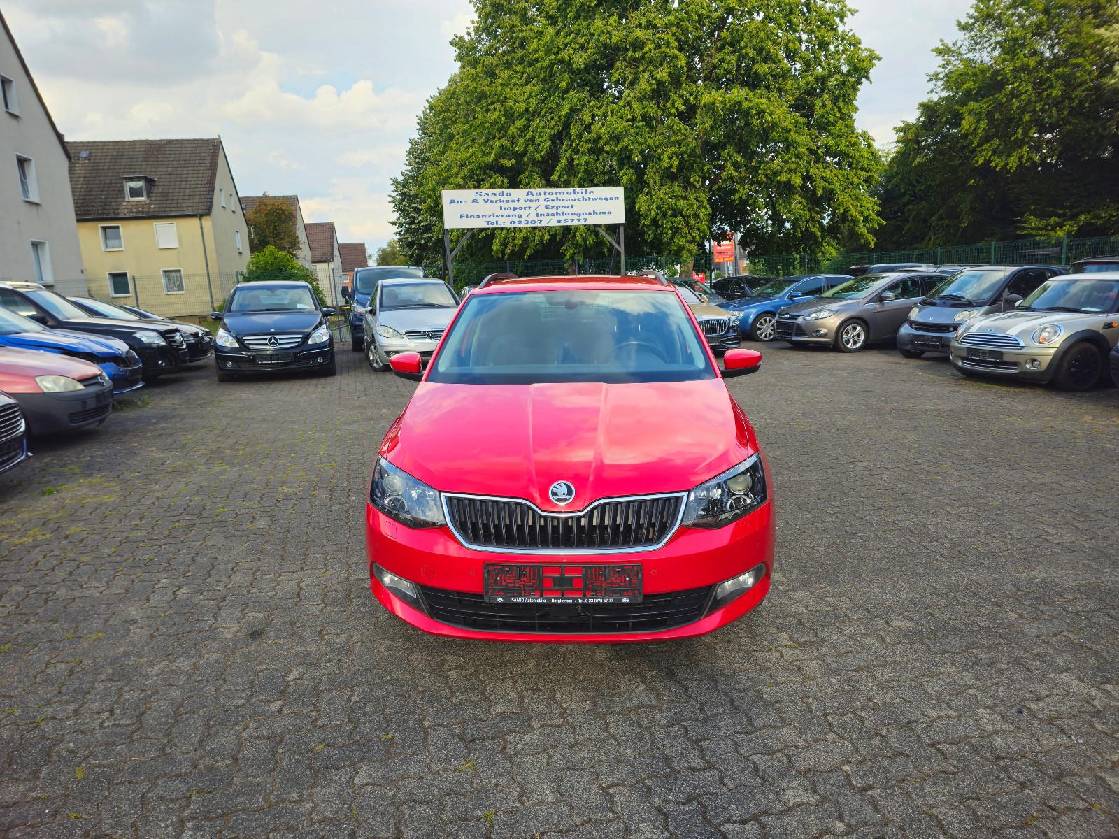 Skoda Fabia Combi Joy Bi-Xenon Navi 16"Alufelgen