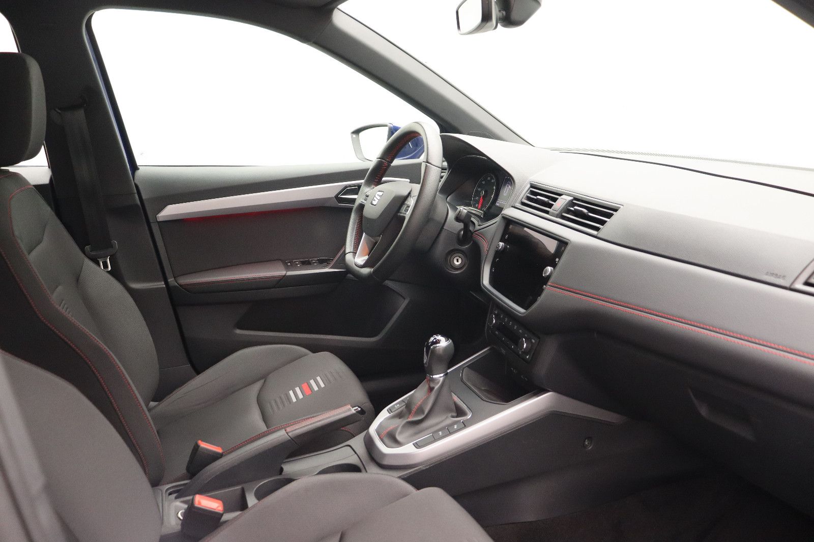 Fahrzeugabbildung SEAT Arona 1.5 FR-Design NAVI AHK KAMERA