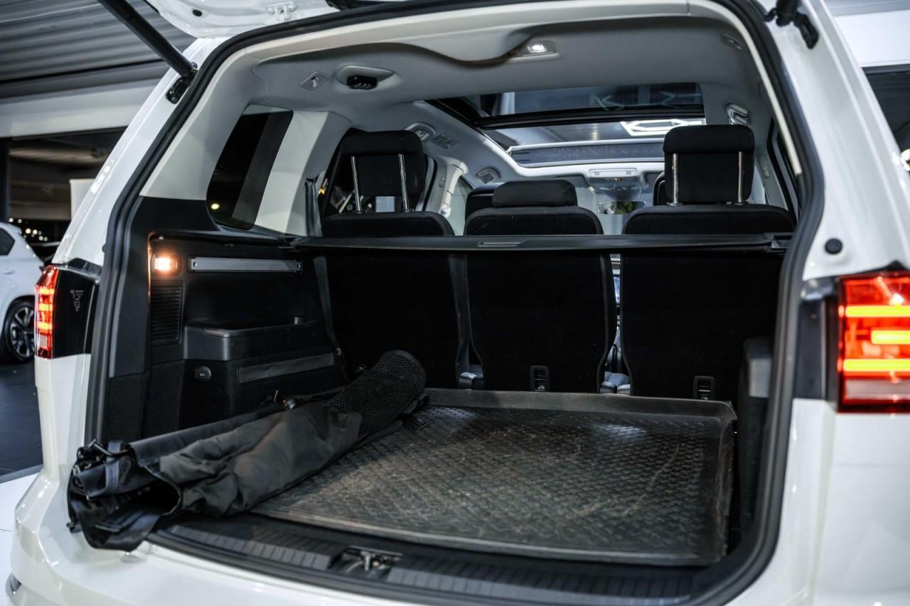 Volkswagen Touran 1.5 TSI DSG R-Line NAVI RFK ACC LED PANO, миниатюра 16