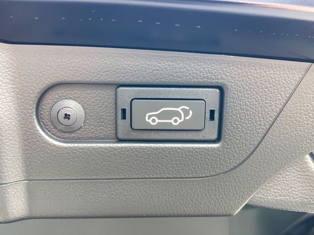 Fahrzeugabbildung Ssangyong Rexton Sapphire 2.2 D 8AT 4WD Elegance 5-Seat