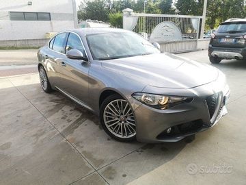 Alfa-Romeo Giulia - 1