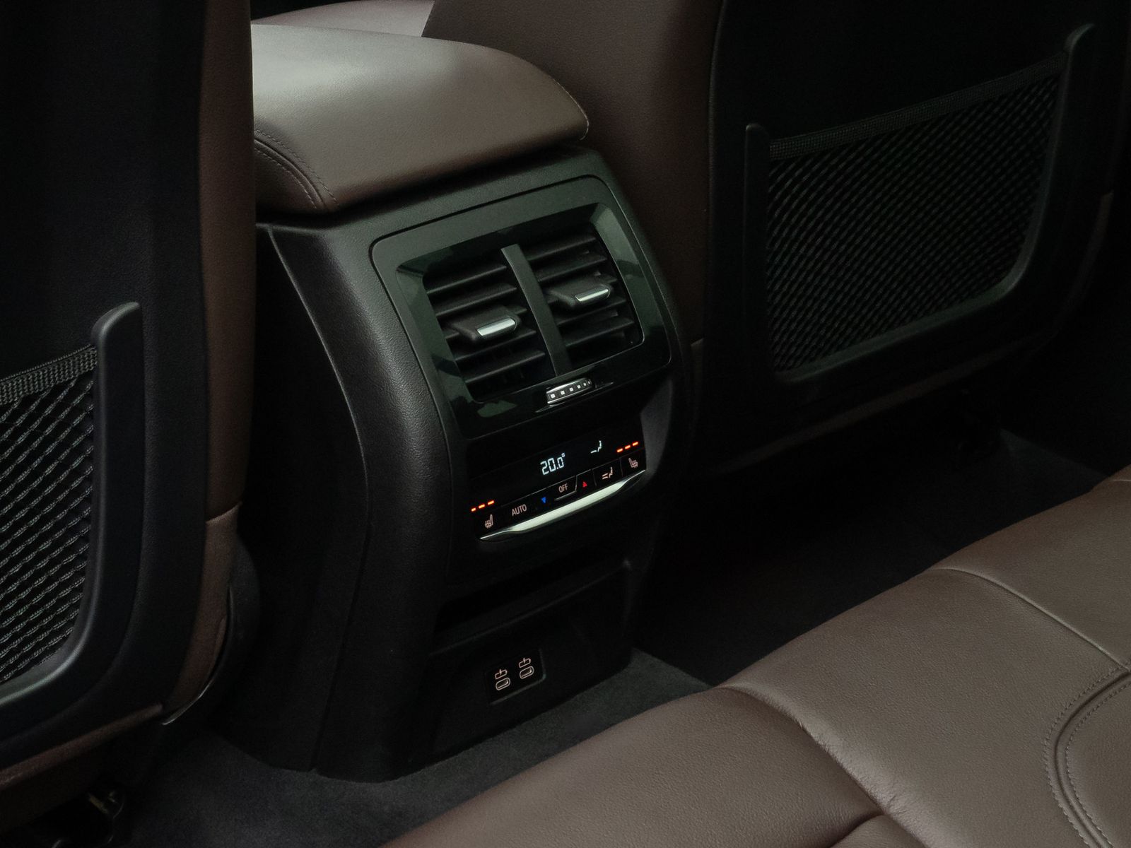 Fahrzeugabbildung BMW X3 xD30d M Sport DAB Kamera HUD DisplKey Panoram