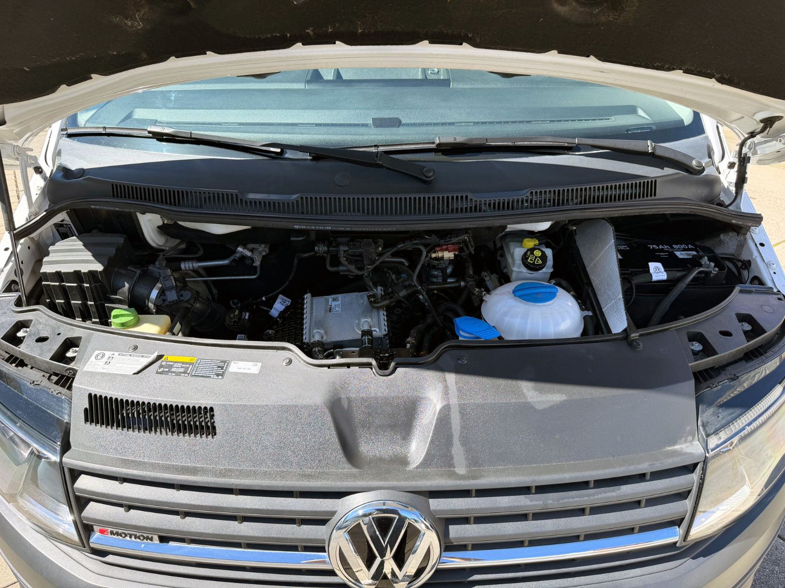 Fahrzeugabbildung Volkswagen T6 Transporter Kasten lang 4Motion KAM NAV SHZ