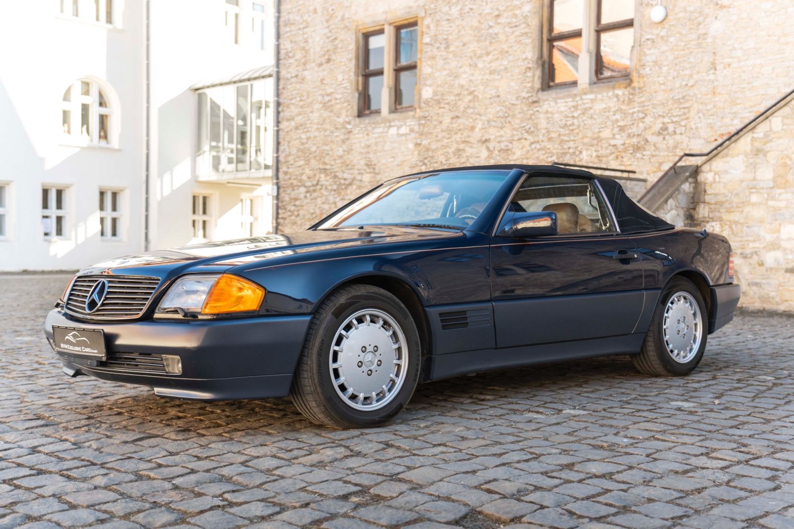 Fahrzeugabbildung Mercedes-Benz SL 500 TEMPOMAT ELEK.SITZE LEDER