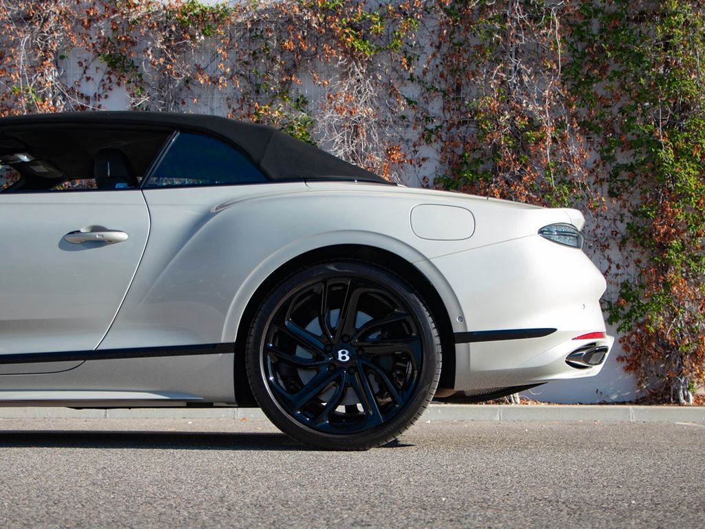 BENTLEY Continental GTC 2025