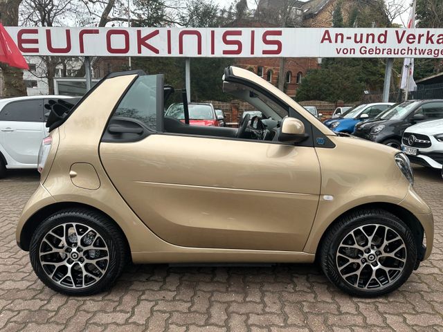 Smart fortwo Cabrio EQ*BRABUS tm*LEDER*JBL*KAM*22kW