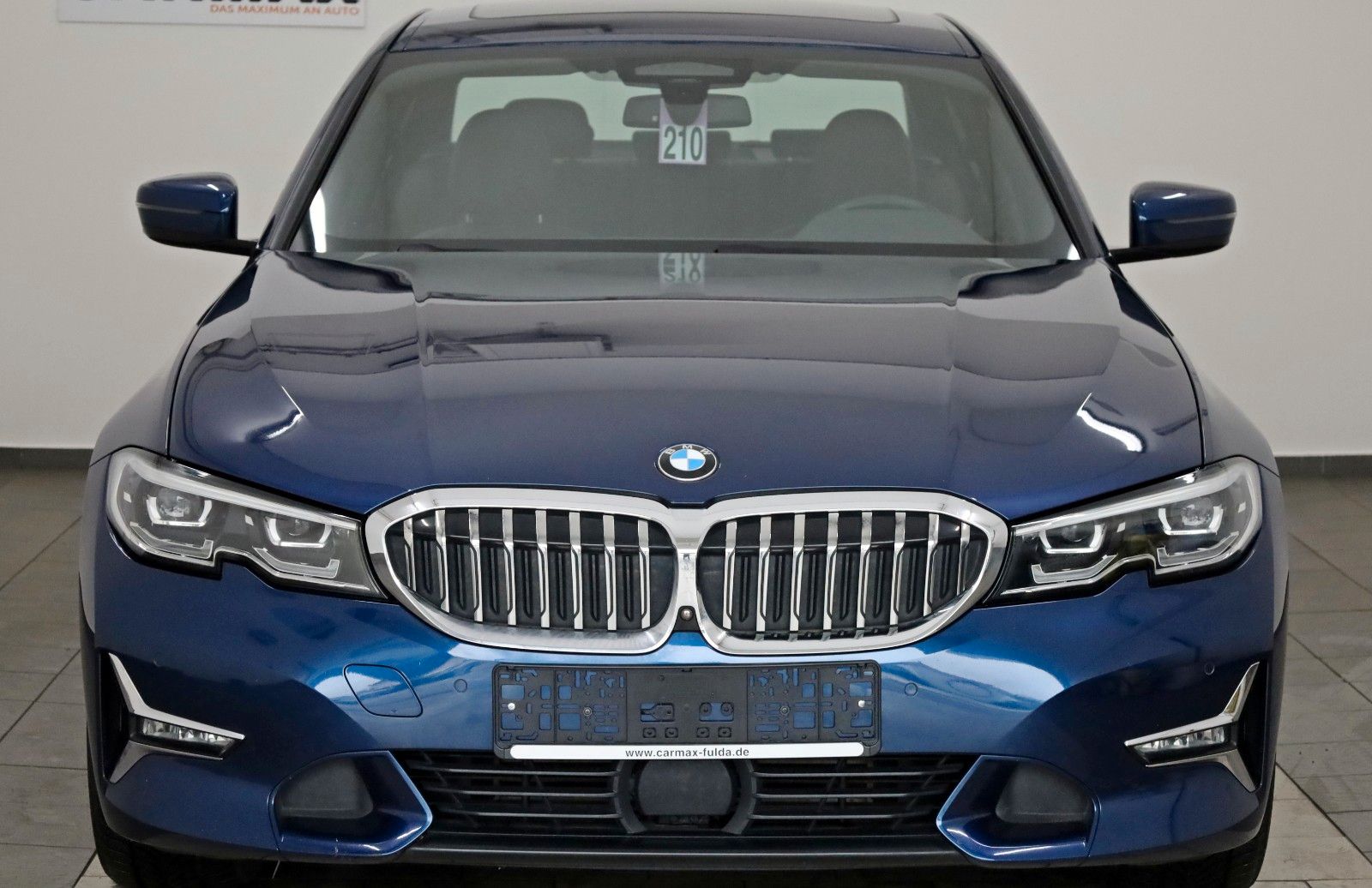 Fahrzeugabbildung BMW 330dA xDrive Luxury Line Leder,Navi,LED,SH,SD