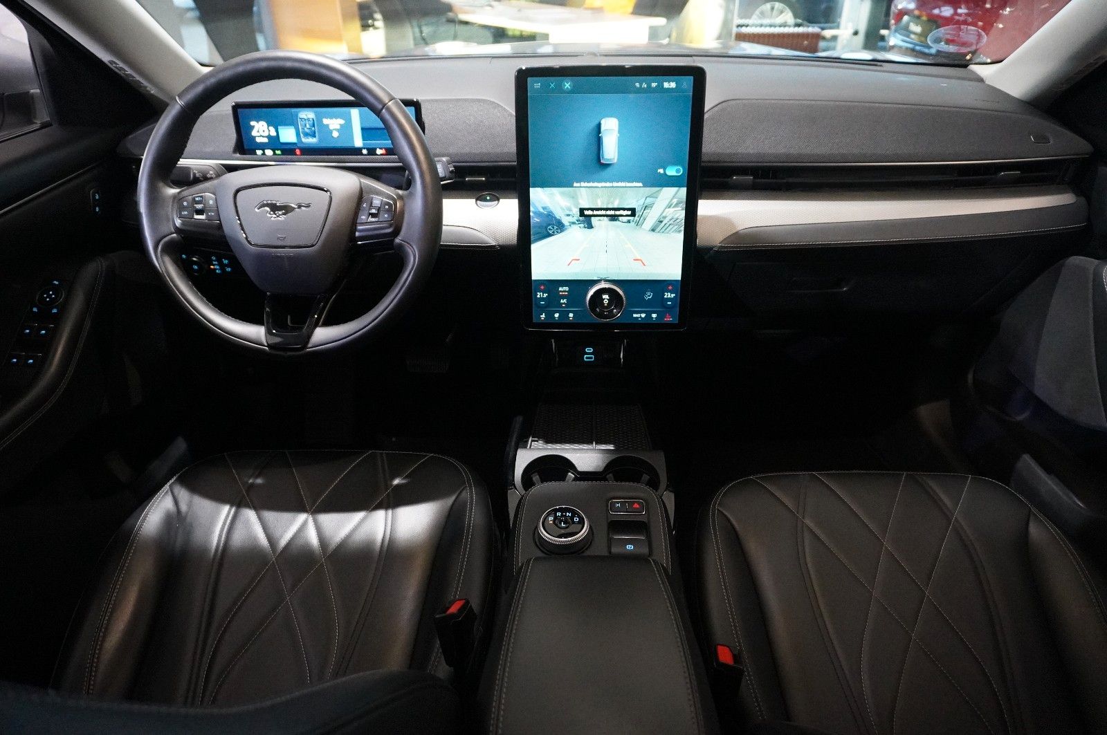 Fahrzeugabbildung Ford Mustang Mach-E NAVI/LED/KAMERA/LEDER/SHZ/DAB+