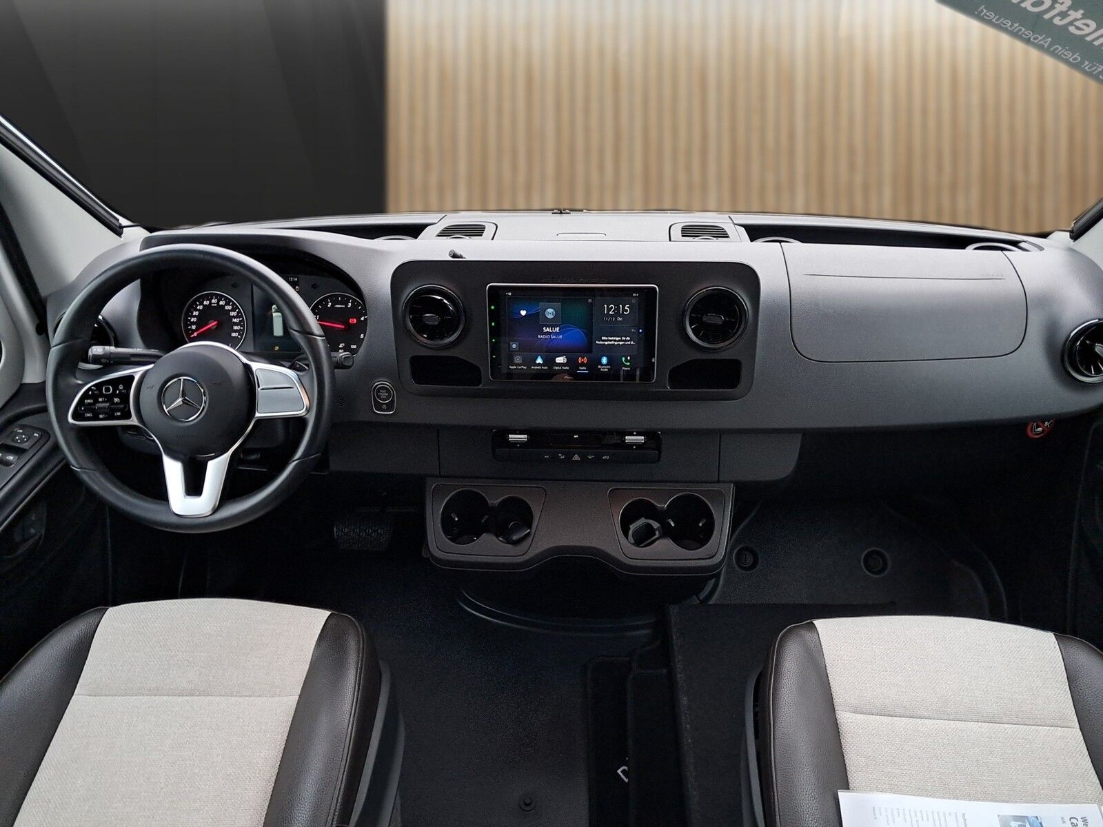 Fahrzeugabbildung Weinsberg CaraCompact Suite MB EDITION PEPPER 640 MEG AHK