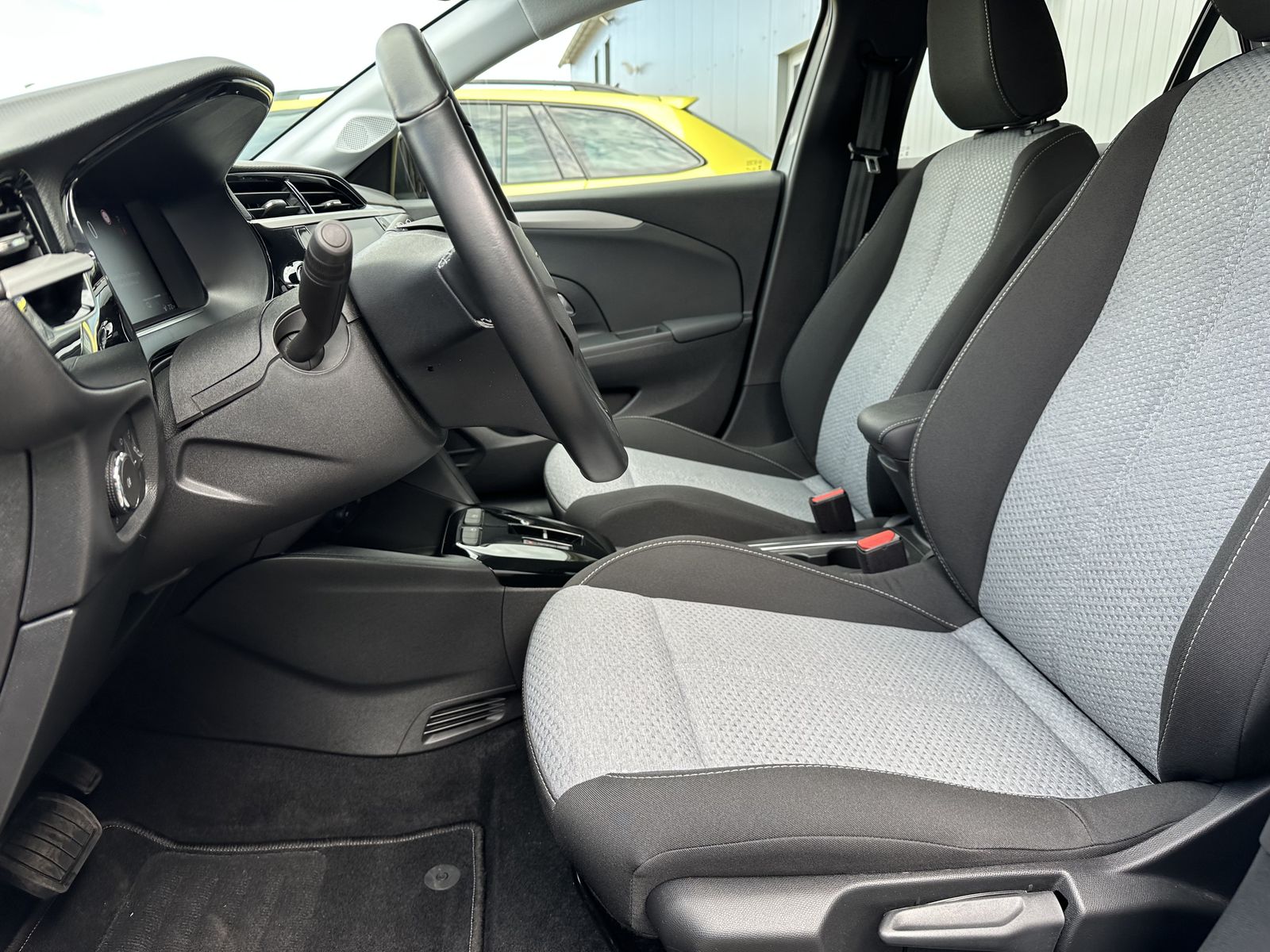 Fahrzeugabbildung Opel Corsa e Edition LED+SHZ+KOMFORT-PAKET+LHZG+16ZO