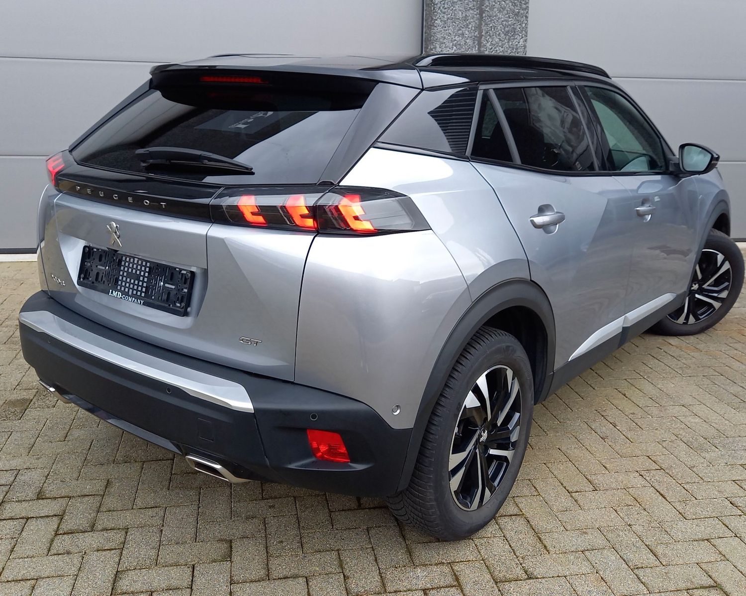 Peugeot 2008 GT 12 PT 130 AMBI*GRIP*KAM*NAV*PDC*17 imagem 2