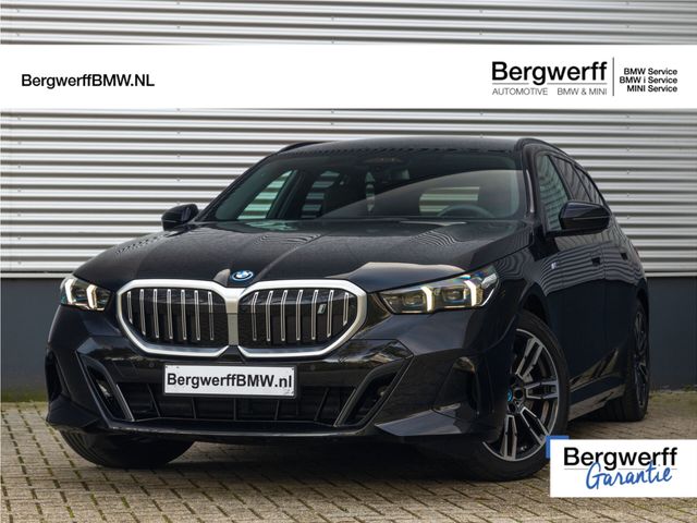 BMW i5 Touring eDrive40 M-Sport - AHK - Driving Ass