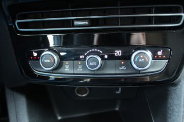 Fahrzeugabbildung Opel Mokka Elegance 1.2 Turbo 96kW Automatik
