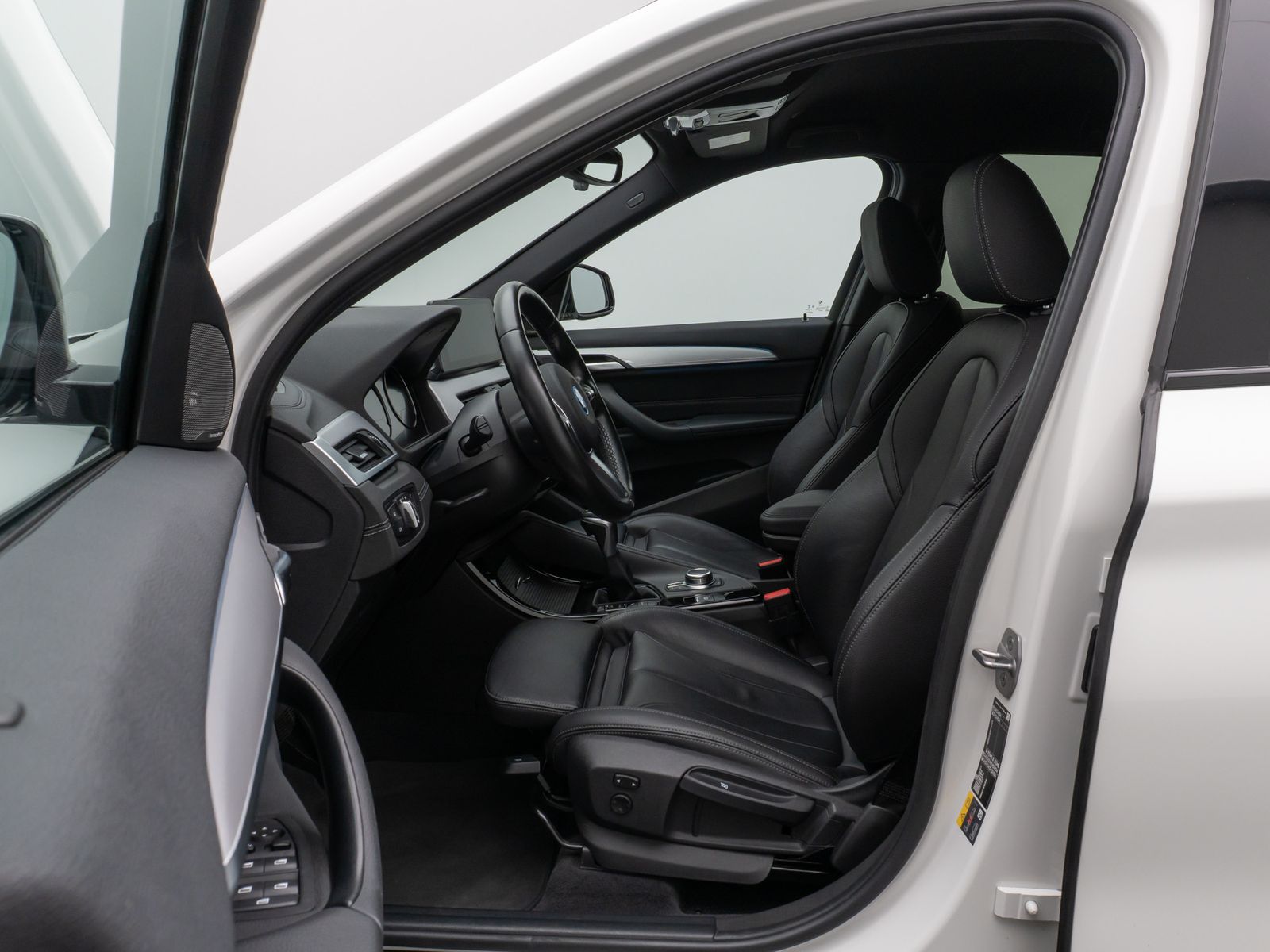 Fahrzeugabbildung BMW X1 xD25e M Sport Kamera HUD DAB H/K Komfort 19"