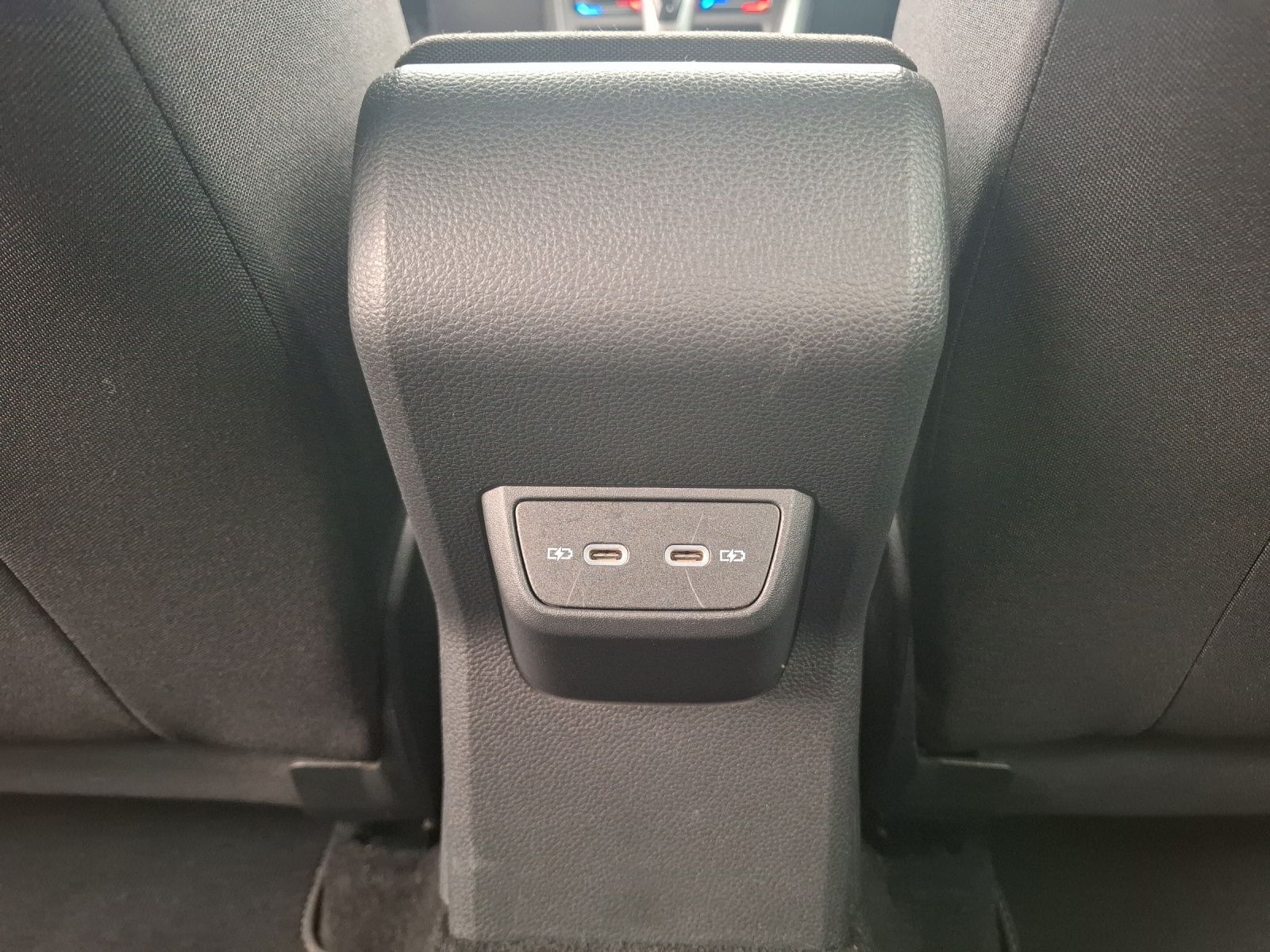 Fahrzeugabbildung Volkswagen Taigo R-Line DSG MatrixLED AHK Navi AID ACC RFK
