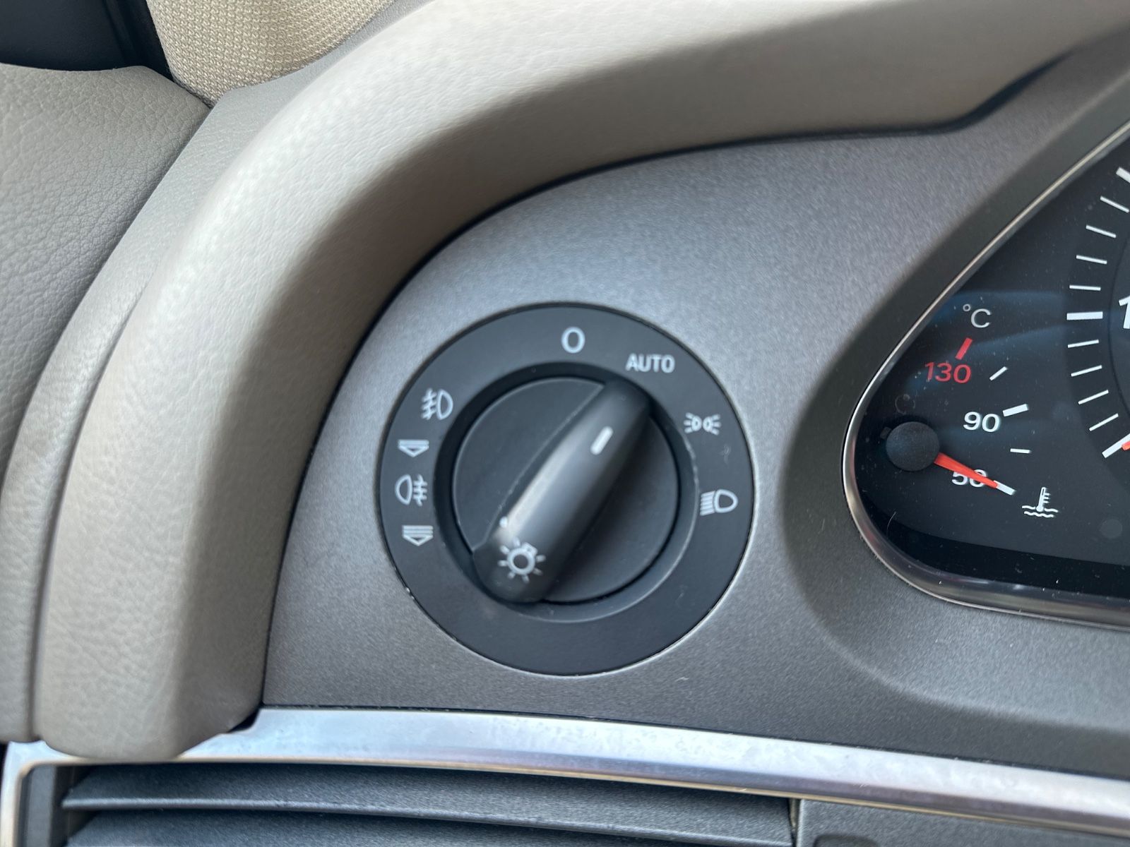 Fahrzeugabbildung Audi A6 Lim. 2.4/II.HAND/Navi/Leder/AHK/SHZ/Tempomat