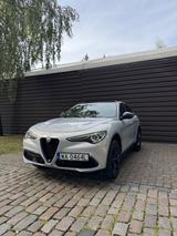 Alfa Romeo Stelvio 2.0 Turbo 16V 206kW Veloce AT8 - Alfa Romeo Stelvio veloce mit Benzin-Antrieb