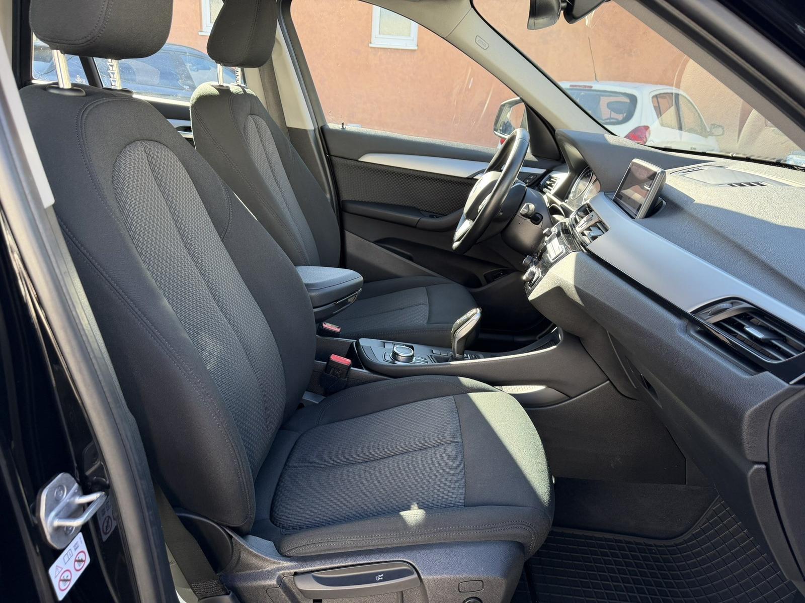 BMW X1 sDrive18i Advantage AHK Navi LED Sport SHZ PD, миниатюра 19