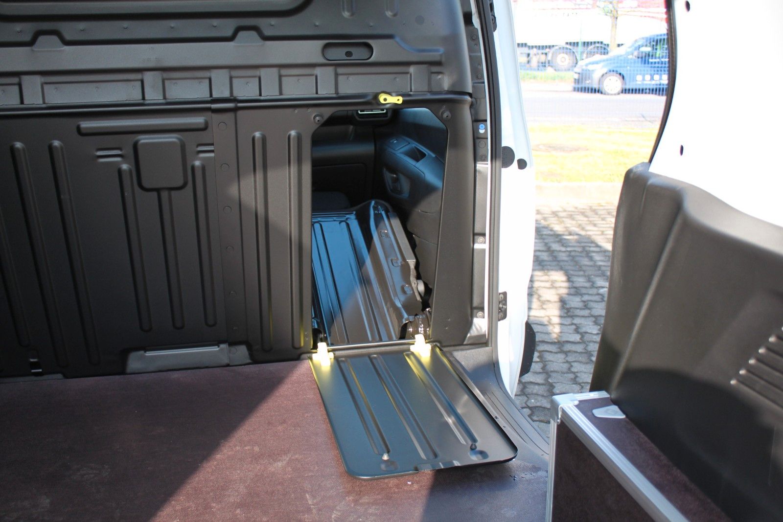 Fahrzeugabbildung Fiat Doblò Kastenwagen M 1.5 Diesel 75 kW