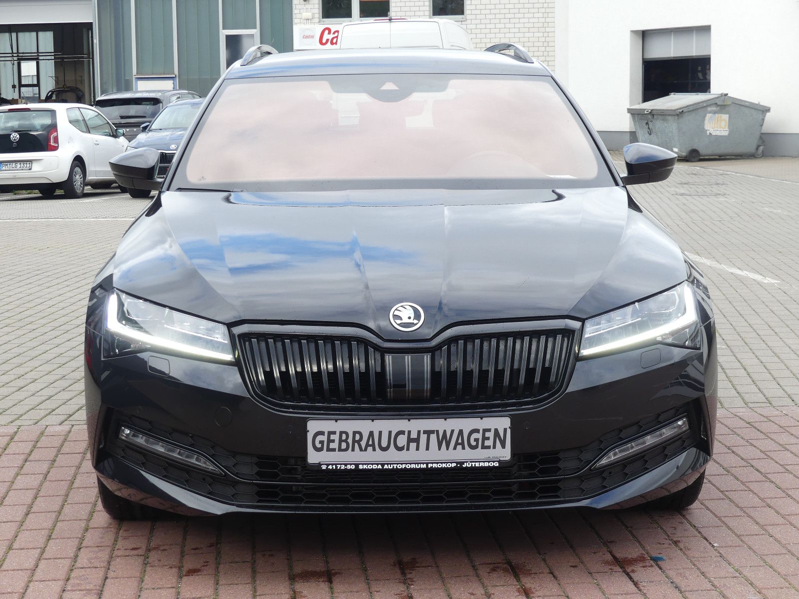 Fahrzeugabbildung SKODA Superb Combi Sportline 2,0 TDI DSG