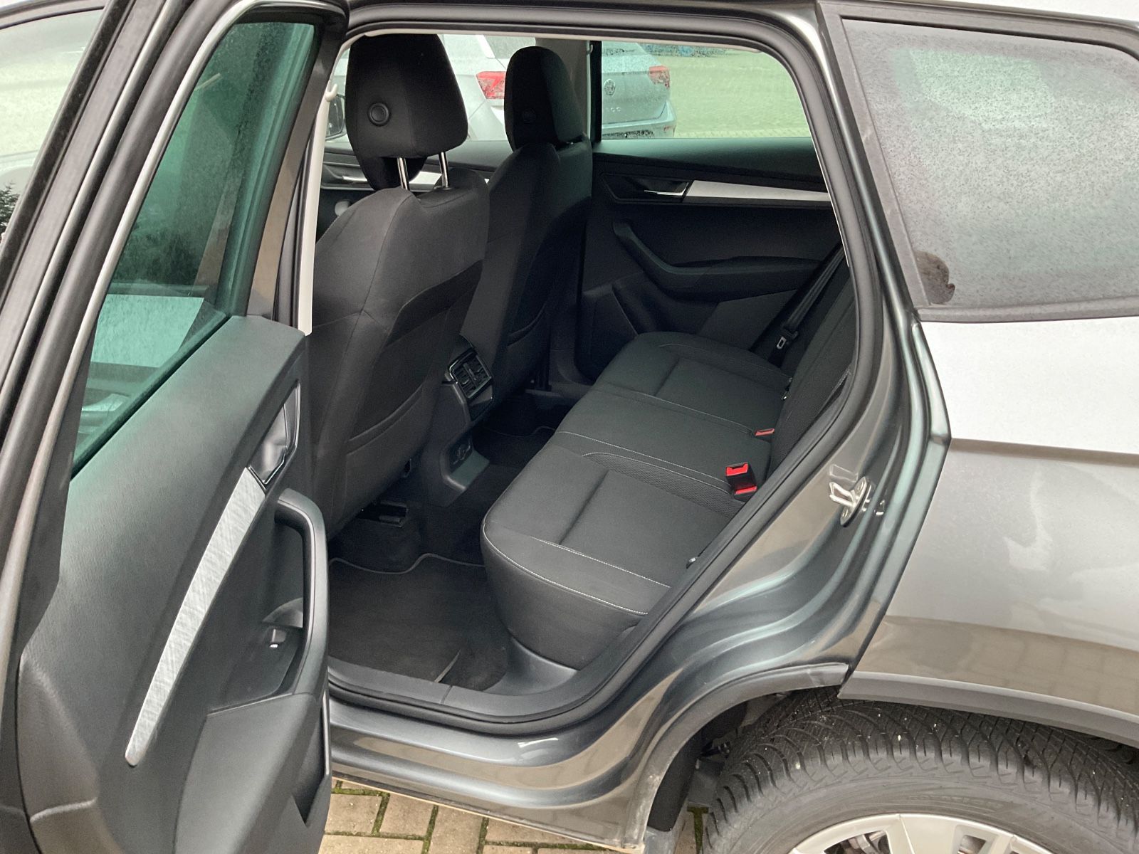 Fahrzeugabbildung SKODA Karoq 1.5l TSI DSG ACC,Kamera,Navi,LED,ACC