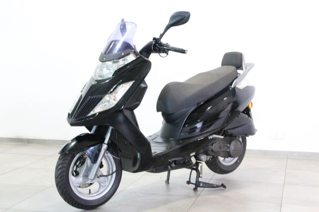 Kymco 125 Yager GT/4 tkm/ Reifen neu