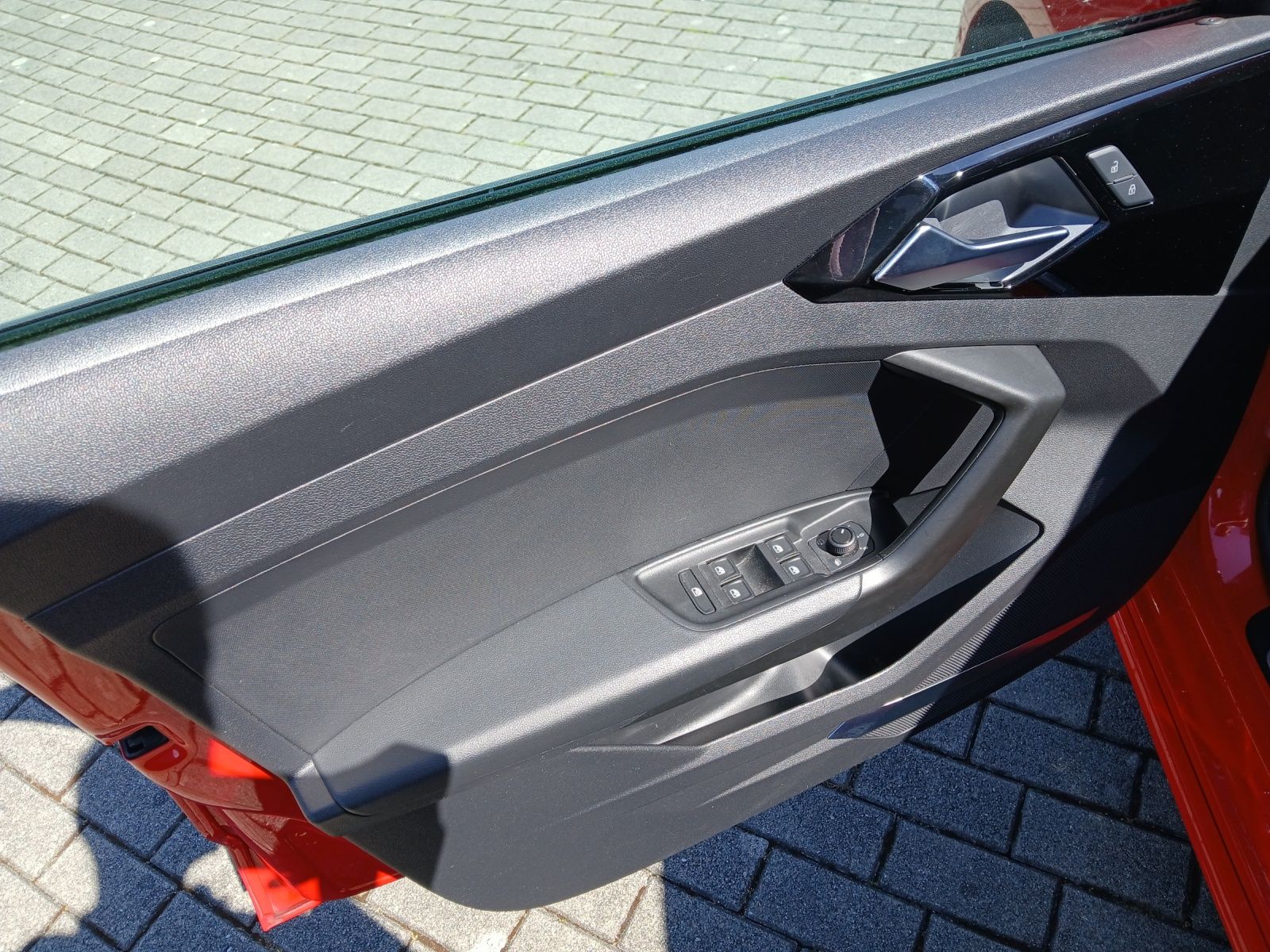 Fahrzeugabbildung Audi A1 Sportback 35 TFSI S-line S-tronic STH LED Nav