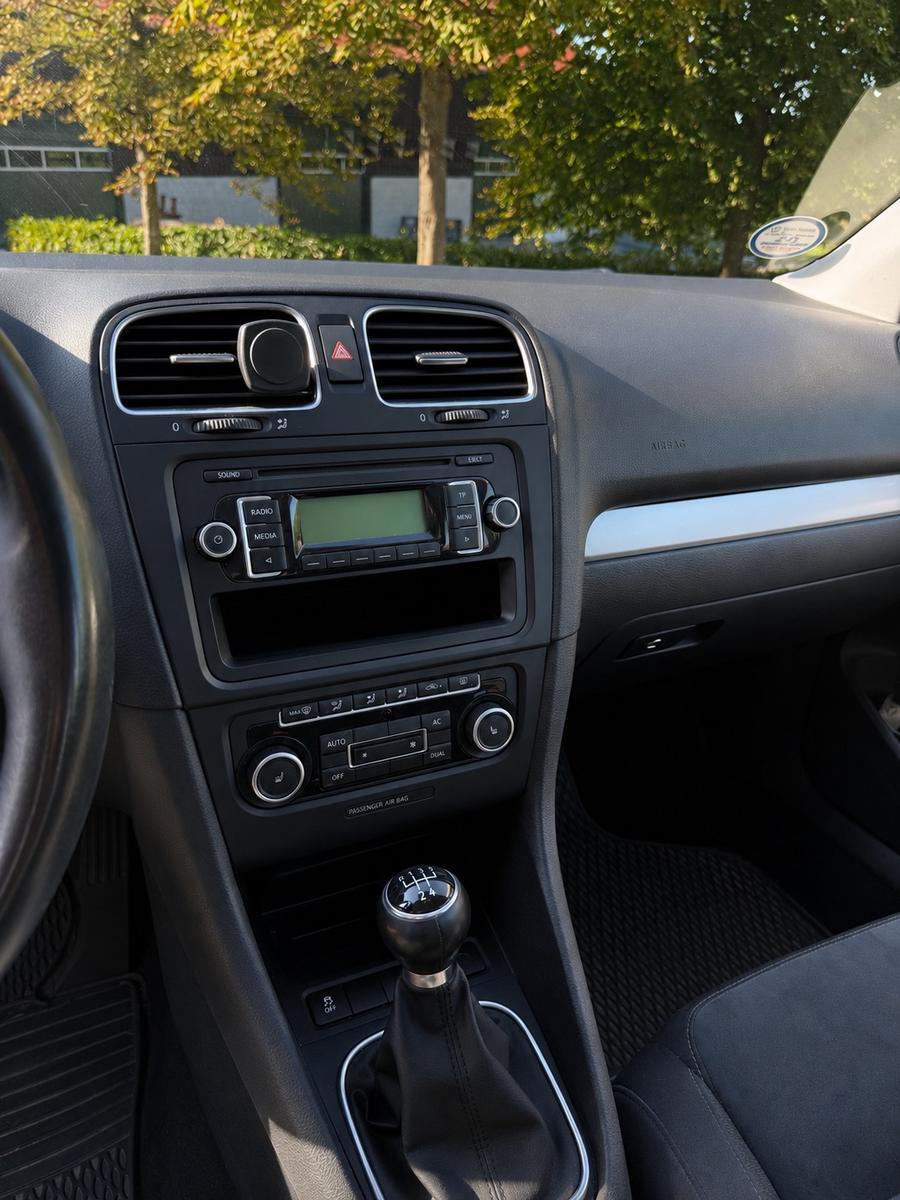 Volkswagen Golf 2011 — photo 8